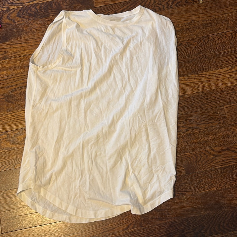 White tank top Lululemon, loose tank
